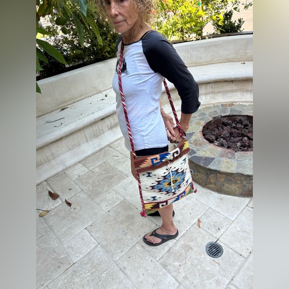 Handwoven Wool Shoulder Bag - Southwest Tribal Design - Picture 3 of 10